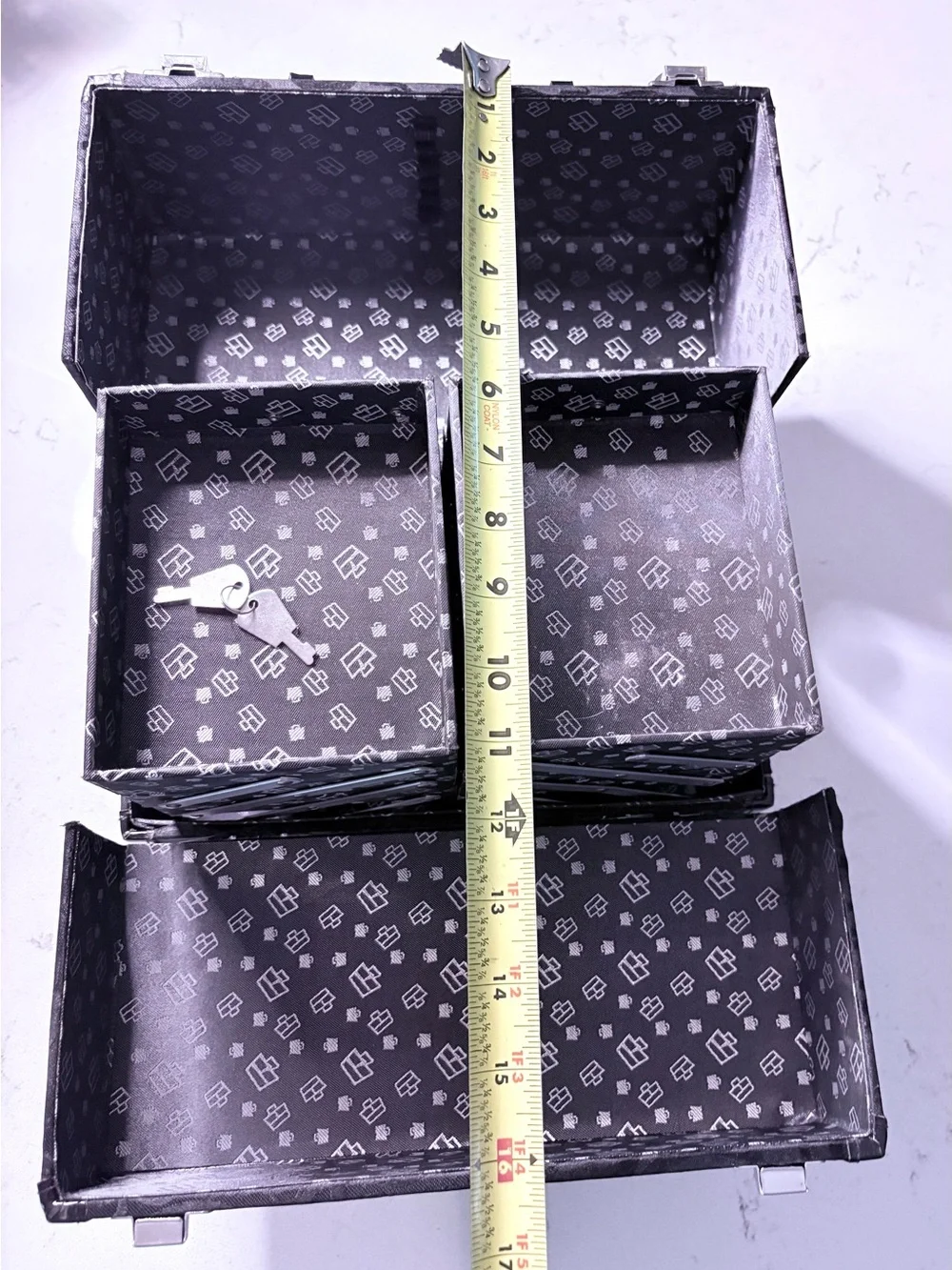 Black Caboodle Patterned Make Up Case w/Metal Hardware & Keys